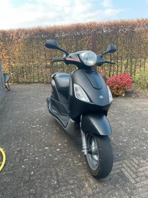 Piaggio fly 4 takt 2009, Fietsen en Brommers, Scooters | Piaggio, Gebruikt, Fly, Ophalen
