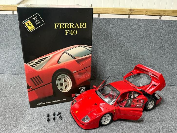 Pocher Rivarossi K55 Ferrari F40 rood gebouwd 1:8 met doos, Hobby en Vrije tijd, Modelauto's | 1:5 tot 1:12, Zo goed als nieuw