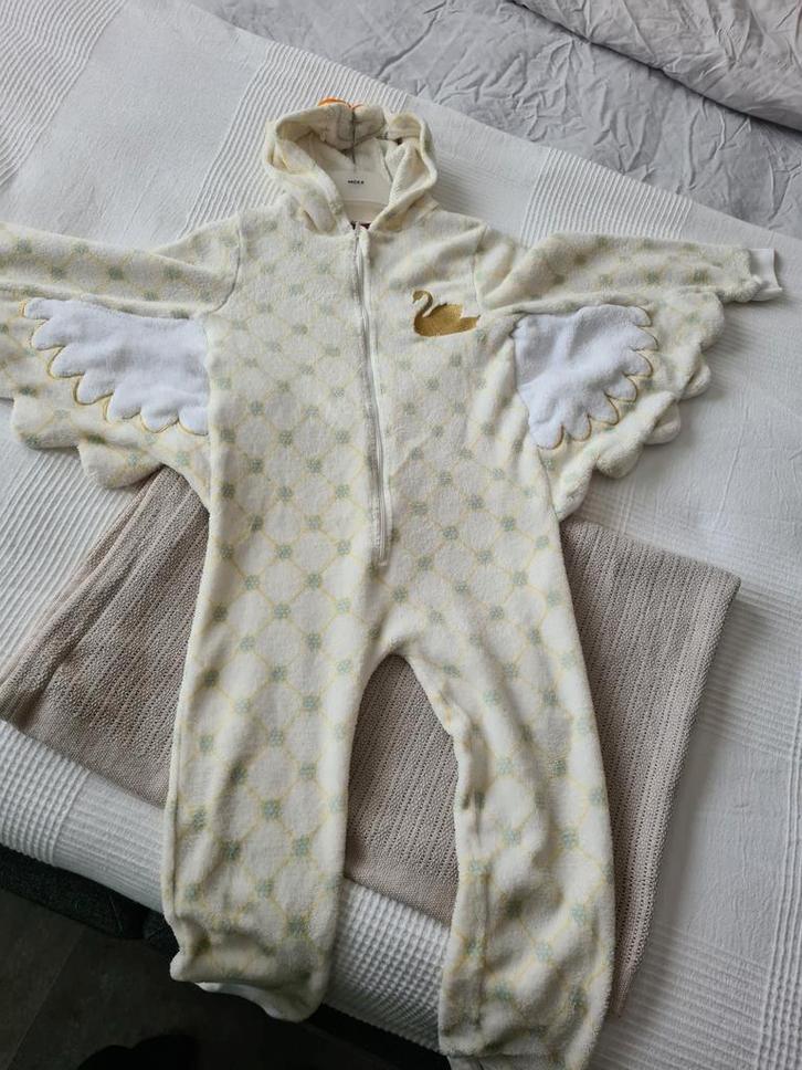 Efteling zwanen onesie maat 110/116, Kinderen en Baby's, Kinderkleding | Maat 110, Gebruikt, Jongen of Meisje, Nacht- of Onderkleding