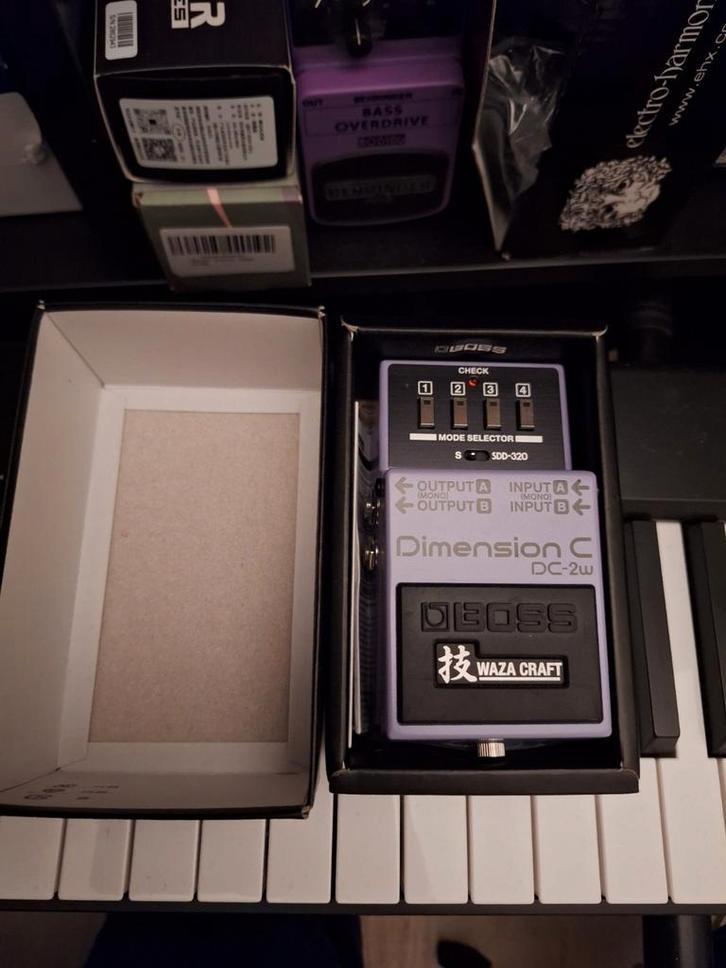 BOSS DC-2W Dimension C Waza Craft Chorus Pedal, Muziek en Instrumenten, Effecten, Zo goed als nieuw, Chorus, Ophalen of Verzenden