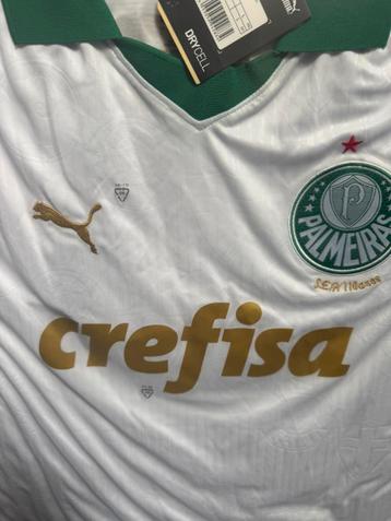 Voetbal shirts beschikbaar voor biedingen