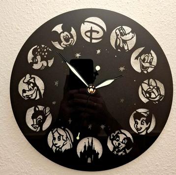Disney wandklok 30 cm zwart acryl  beschikbaar voor biedingen