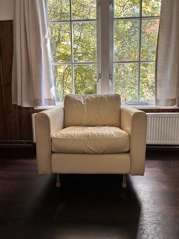 Moderne Touché Fauteuil Wit leer beschikbaar voor biedingen