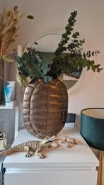 Een vaas in schildpad rug model, Huis en Inrichting, Ophalen of Verzenden