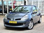 Renault Clio 1.2 DB riem VV Airco Nieuwe APK 1e eigenaar Vol, 535 kg, Gebruikt, 4 cilinders, Metallic lak