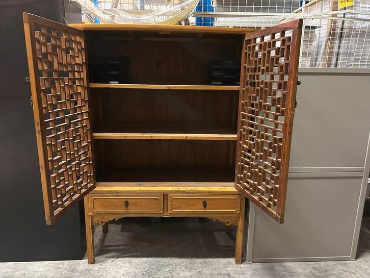 Houten kast met rotan deuren en lades, Huis en Inrichting, Kasten | Buffetkasten, Gebruikt, 150 tot 200 cm, 100 tot 150 cm, 25 tot 50 cm