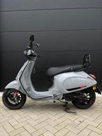 Vespa Sprint iGet E4 Full option, Fietsen en Brommers, Snorfietsen en Snorscooters, Benzine, Ophalen of Verzenden, Vespa, Zo goed als nieuw