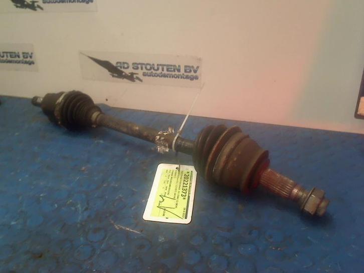 Aandrijfas Links Voor Opel Corsa D (2010-06/2014-08) 0198807, Auto-onderdelen, Transmissie en Toebehoren, Opel, Gebruikt