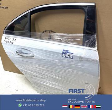 V177 A KLASSE SEDAN PORTIER COMPLEET WIT RECHTSACHTER DEUR o beschikbaar voor biedingen