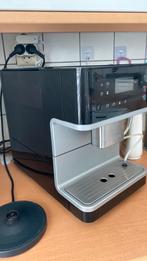 Miele koffiemachine cm 6110, Witgoed en Apparatuur, Koffiezetapparaten, Ophalen of Verzenden, Zo goed als nieuw, Koffiemachine