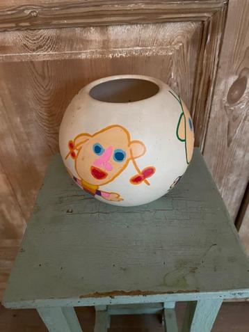 Handbeschilderde witte vaas. Kado met een boodschap.    beschikbaar voor biedingen