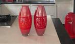 2 prachtige rode vazen, Ophalen of Verzenden, Minder dan 50 cm, Rood, Glas