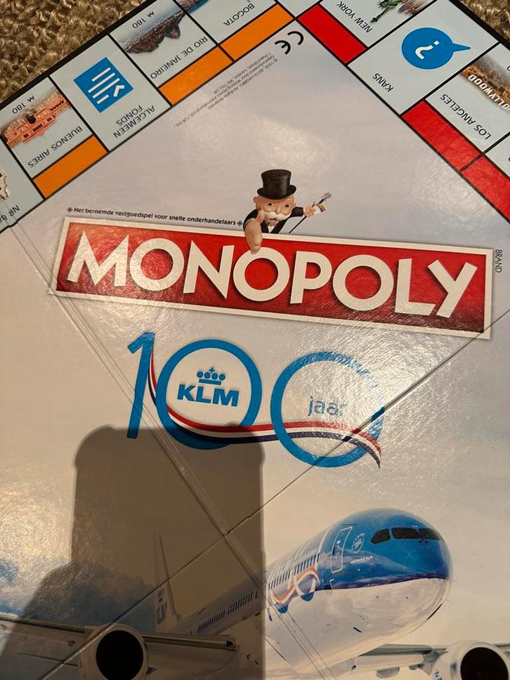 Monopoly KLM 100 Jaar Jubileumeditie - Nieuw!, Hobby en Vrije tijd, Gezelschapsspellen | Bordspellen, Nieuw, Drie of vier spelers