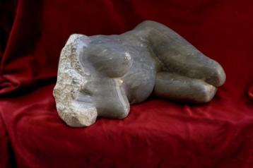 Marmeren beeld beschikbaar voor biedingen