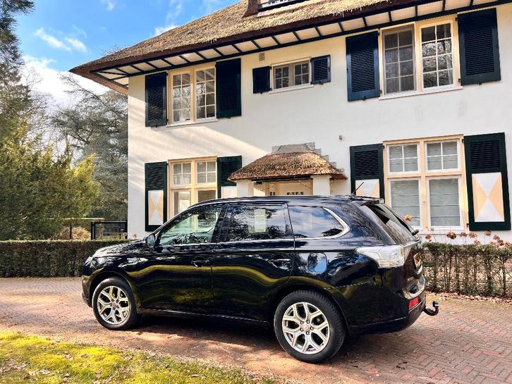 Mitsubishi Outlander Instyle 2.0 PHEV 203pk 4WD, Auto's, Mitsubishi, Particulier, Outlander, 4x4, ABS, Achteruitrijcamera, Adaptive Cruise Control