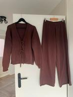 Bruin tweedelige set knitwear broek trui maat M, Kleding | Dames, Maat 38/40 (M), Bruin, Ophalen of Verzenden, Zo goed als nieuw