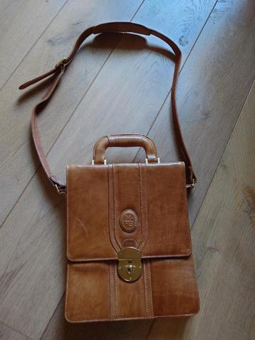 Milano Bolsas business bag, caramelkleurig dik leder, zgan! beschikbaar voor biedingen