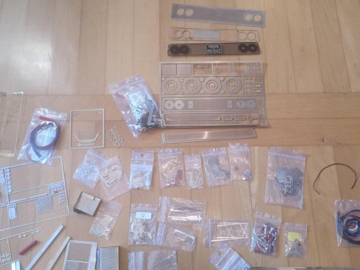 Diverse metalen reserveonderdelen van 1/8 Pocher transkit, Hobby en Vrije tijd, Modelauto's | 1:5 tot 1:12, Zo goed als nieuw