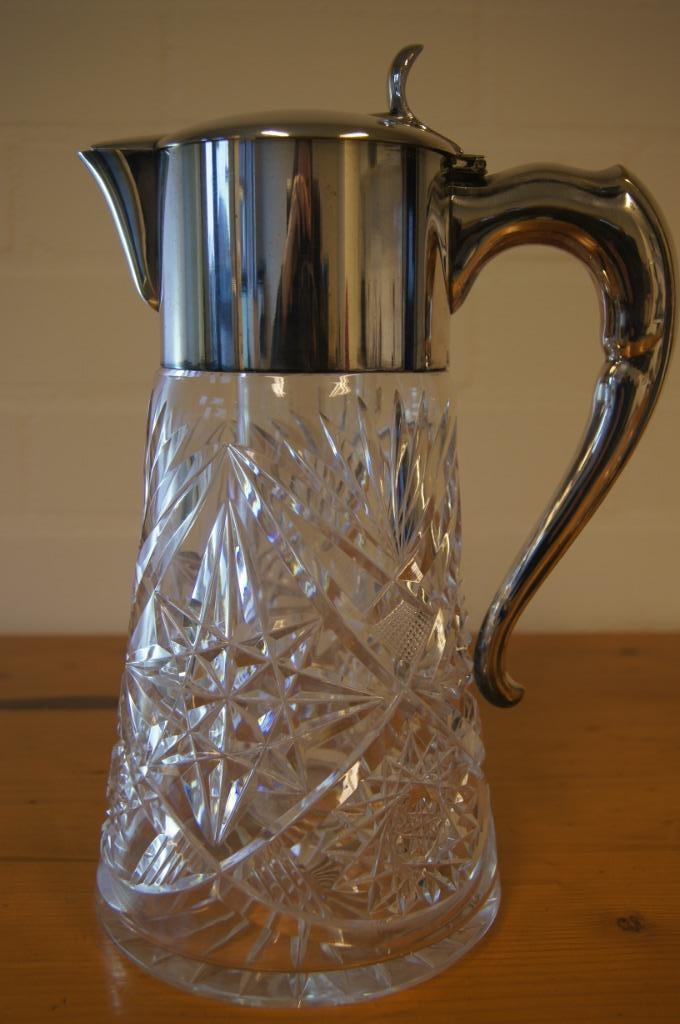 Kristallen karaf met zilveren schenktuit en handvat., Antiek en Kunst, Antiek | Goud en Zilver, Zilver, Ophalen