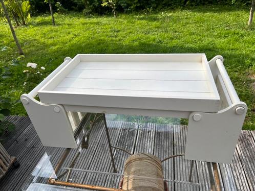 Bedtafeltje of bijzettafeltje  van hout, Huis en Inrichting, Tafels | Bijzettafels, Ophalen