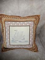 Vintage Geborduurd sierkussen met zwaan, Huis en Inrichting, Woonaccessoires | Kussens, Ophalen of Verzenden, Gebruikt, Bruin
