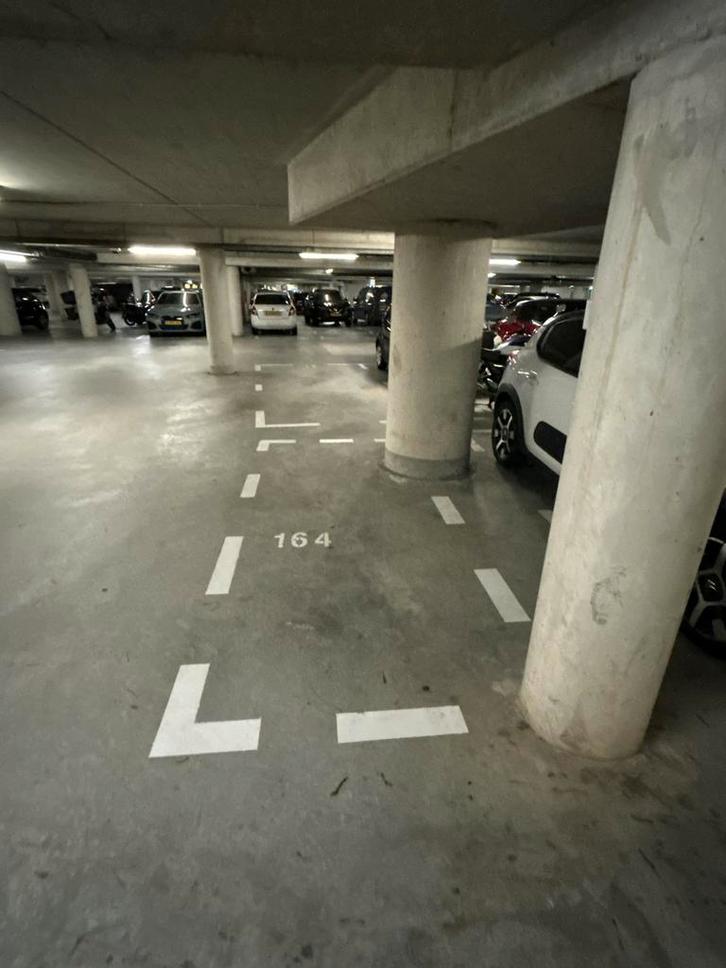 Motor stalling parkeerplaats garage te huur Dordrecht, Huizen en Kamers, Garages en Parkeerplaatsen, Zuid-Holland