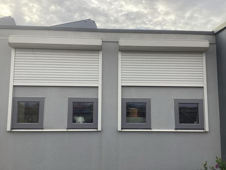 Elektrische Rolluiken - 2 stuks, Doe-het-zelf en Verbouw, Rolluiken, Gebruikt, 100 tot 150 cm, 200 cm of meer, Wit, Elektrische bediening