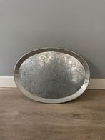 Ovale metalen schaal met bloemmotief, Huis en Inrichting, Woonaccessoires | Schalen en Manden, Ophalen, Overige materialen, Gebruikt