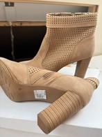 Lina Locchi maat 42, Ophalen, Beige, Lage of Enkellaarzen, Nieuw