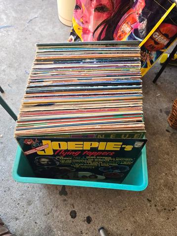 83 verzamelalbums beschikbaar voor biedingen