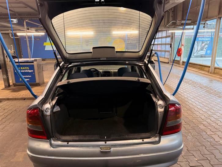 Opel Astra 1.6 16V 5D AUT 2003 Grijs, Auto's, Opel, Astra, Benzine, D, Hatchback, Automaat, Origineel Nederlands, Zilver of Grijs