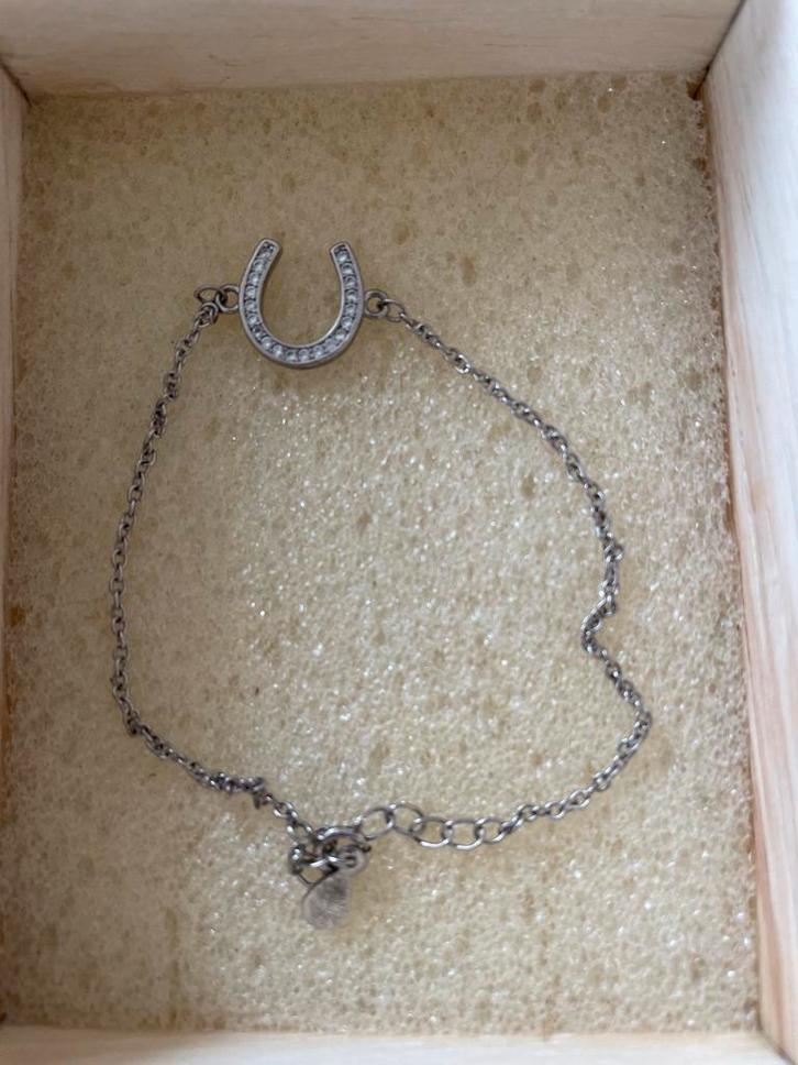 Zilveren Armband met Hoefijzer Bedel, Sieraden, Tassen en Uiterlijk, Armbanden, Zo goed als nieuw, Zilver, Met strass, Ophalen of Verzenden