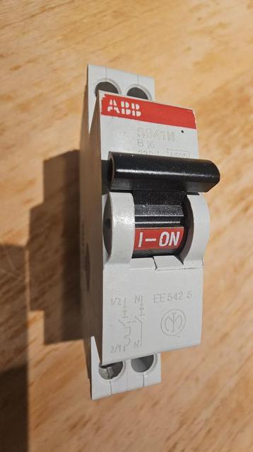 ABB installatieautomaat B16 beschikbaar voor biedingen