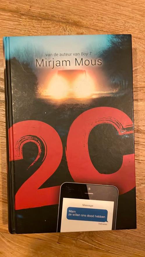 Mirjam Mous - 2C, Boeken, Kinderboeken | Jeugd | 13 jaar en ouder, Zo goed als nieuw, Ophalen of Verzenden