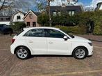 Audi A1 1.0 TSFI Sportback 2015 Wit 5 deurs, Auto's, Voorwielaandrijving, Stof, A1, Zwart