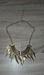 Mooie goud kleurige brede ketting met veren, Ophalen of Verzenden, Zo goed als nieuw, Goud, Goud