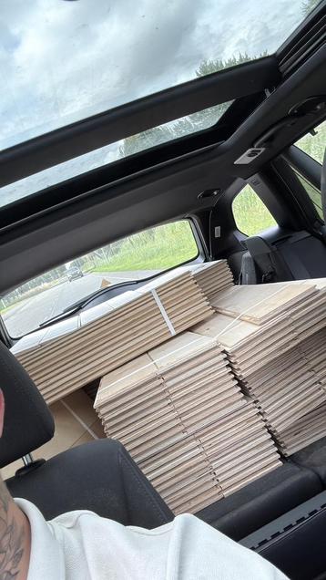 Visgraat vloer 75m2 beschikbaar voor biedingen