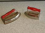 Set van twee vintage speelgoed strijkijzers. De strijkijzers, Ophalen of Verzenden, Zo goed als nieuw, Overige typen