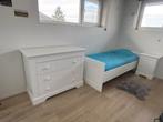 Slaapkamer (commode ,1 persoonsbed/babybed, nachttafel, Ophalen, Zo goed als nieuw, Jongetje of Meisje