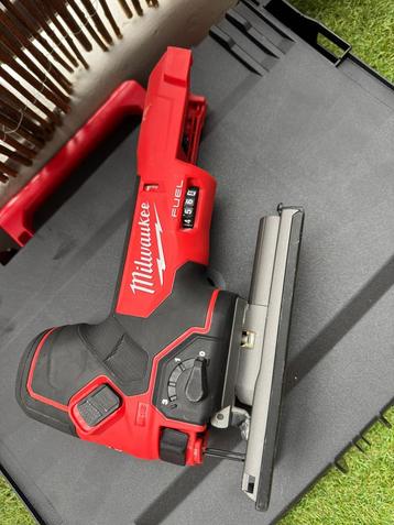 Milwaukee M18 Decoupeerzaagmachine body beschikbaar voor biedingen