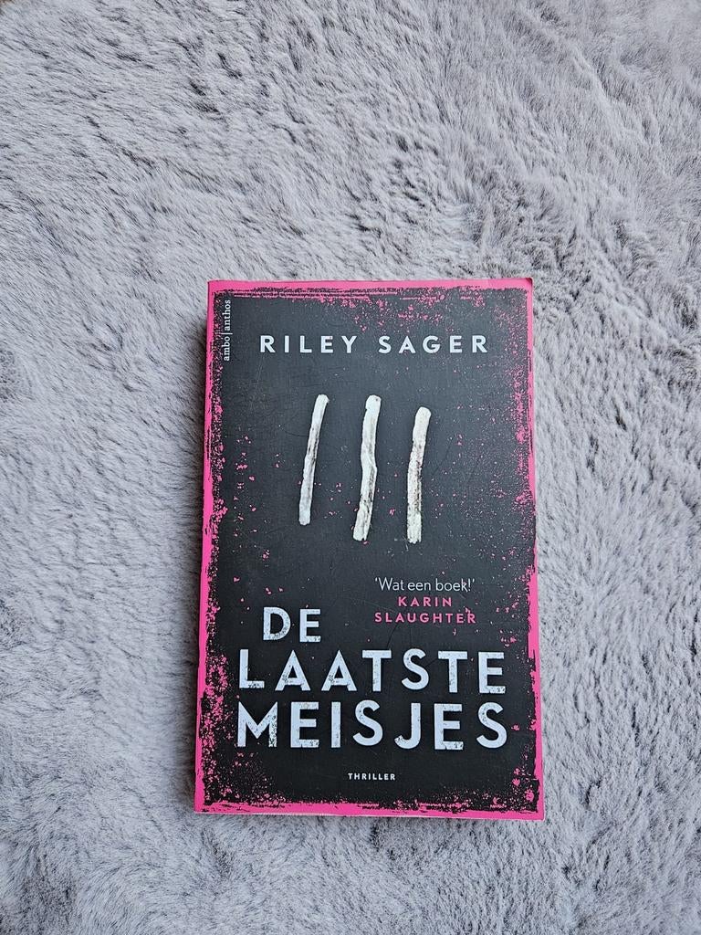 De laatste meisjes, Ophalen of Verzenden, Zo goed als nieuw, Riley sager, Nederland