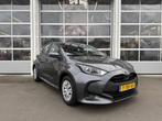 Toyota Yaris 1.5 Hyb. Active (bj 2023, automaat), Auto's, Automaat, Gebruikt, LED verlichting, 450 kg