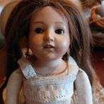 Antieke pop met glazen ogen., Verzamelen, Poppen, Ophalen of Verzenden, Gebruikt, Pop