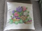 Kussen met borduurwerk ,,Hortensia,s,, 45/45cm., Ophalen of Verzenden, Nieuw, Overige kleuren, Vierkant