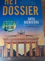 Het Dossier - Anya Niewierra - Literaire Thriller, Ophalen of Verzenden, Nieuw, Anya Niewierra, Nederland