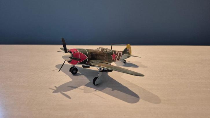 Plastic model van een Lavotsjkin La-7 schaal 1/72 (M86), Verzamelen, Luchtvaart en Vliegtuigspotten, Gebruikt, Schaalmodel, Ophalen