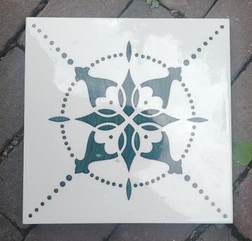 Antieke wandtegels beschikbaar voor biedingen
