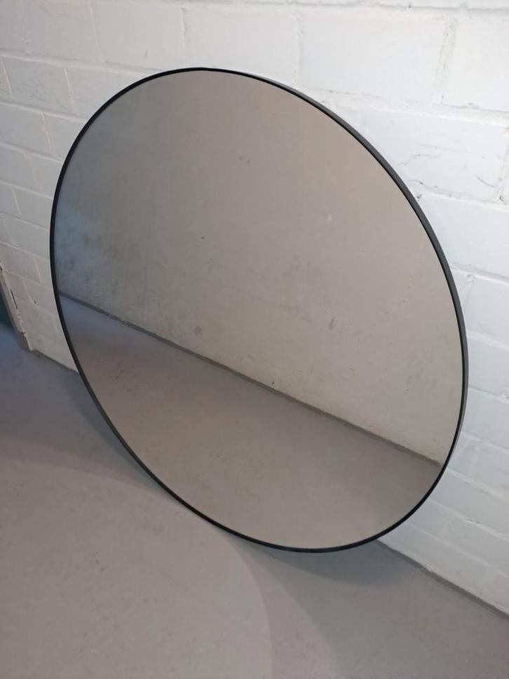 Ikea lindbyn ronde zwarte spiegel 110cm, Huis en Inrichting, Woonaccessoires | Spiegels, Zo goed als nieuw, 100 tot 150 cm, Rond