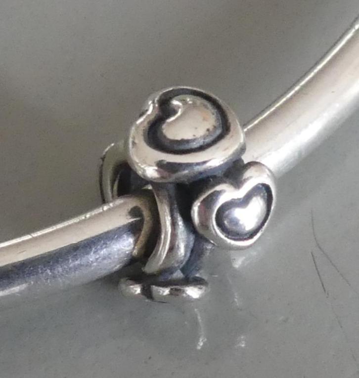 Trollbeads VERSTRENGELDE HARTEN (THUN by Trollbeads), Sieraden, Tassen en Uiterlijk, Bedels, Zo goed als nieuw, Trollbeads, Zilver