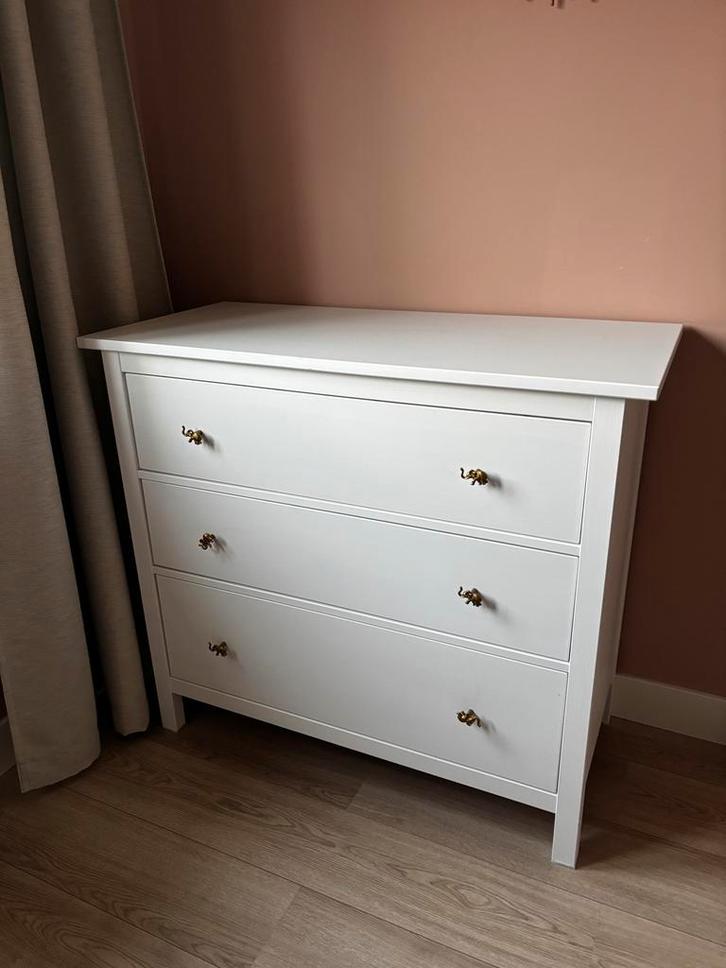 Ikea Hemnes Commode - ZGAN - Geen gebruikssporen, Huis en Inrichting, Kasten | Dressoirs, Zo goed als nieuw, 100 tot 150 cm, 25 tot 50 cm